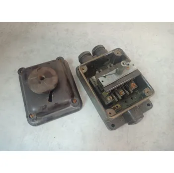 vypínač Retro bakelitové STOP tlačítko stiskací odpojovač MEZ ČS 15A 380V 3143 Varianta: 2