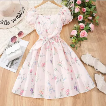 Dívčí šaty Dívčí letní šaty v růžové barvě s jemným květinovým vzorem Velikost: 10 let