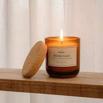 Aroma lampa HOMLA Vonná svíčka Wood Sage 240 g