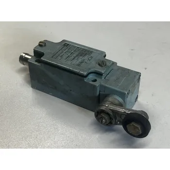 vypínač Telemecanique XCK-J – Průmyslový koncový spínač Varianta: páka s kladkou