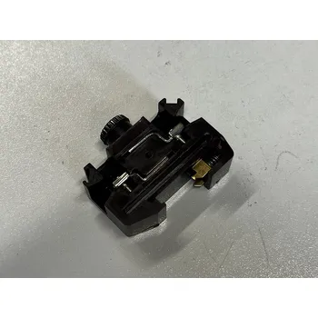 svorka Stará retro řadová svorka RVA 6035 ELEKTRO BEČOV Varianta: 6035 s pojistkou - 1,5° 4A/250V