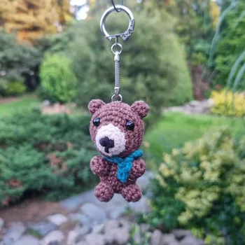 Háčkovaný přívěsek na klíče - medvídek varianta: Kluk