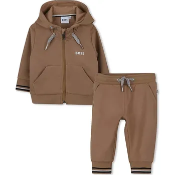 Kojenecké oblečení Kojenecká tepláková souprava BOSS hnědá barva, J52480 J52480.74.81 82X, vel. 74