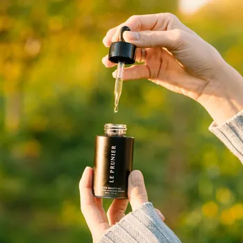 Pleťový olej Le Prunier Zkrášlující švestkový olej 3,7 ml