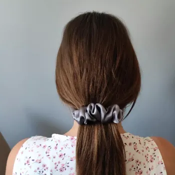 Spona do vlasů Scrunchie šedá