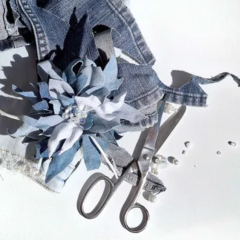 Brož Metamorfóza, proměním vaše staré džíny v květinovou brož