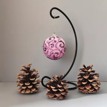 Vánoční dekorace Vánoční baňka z korálků - růžová 7 cm