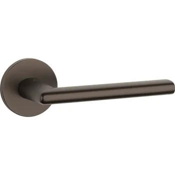 Dveřní kování AT - KALMIA - R 7S klika/klika, bez spodní rozety HNM - Hnědá matná