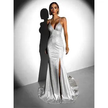 Dámské šaty Stříbrné plesové dlouhé třpytivé šaty ELUREYA s rozparkem Velikost: L