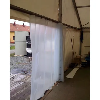 Stavební fólie Závěs z čiré folie PVC 625g/m2 s mřížkou