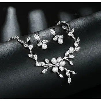 Souprava šperků B-TOP Dámská pozlacená souprava LIST S PERLOU Druh barvy: Stříbrná