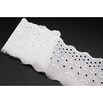 Bavlněná madeira - s křížkovým zdobením - bílá - šířka 6,5 cm