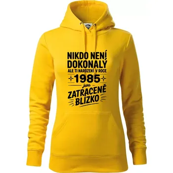 Dámská mikina Nikdo není dokonalý ale ti narození v roce 1985 jsou zatraceně blízko - Mikina dámská Cape s kapucí - S ( Žlutá )