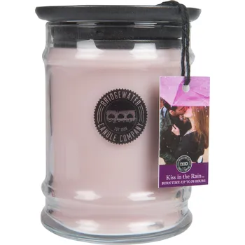Svíčka Bridgewater Candle Company Vonná svíčka Kiss In The Rain malá