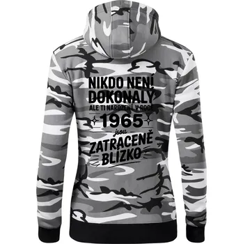 Dámská mikina Nikdo není dokonalý ale ti narození v roce 1965 jsou zatraceně blízko - Dámská mikina trendy zipper s kapucí - XS ( Šedý maskáč )