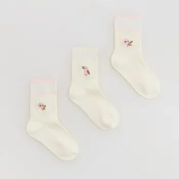 Dětská móda Reserved - Vyšívané ponožky 3 ks - krémová - 315GU-01X - 315GU-01X-K22