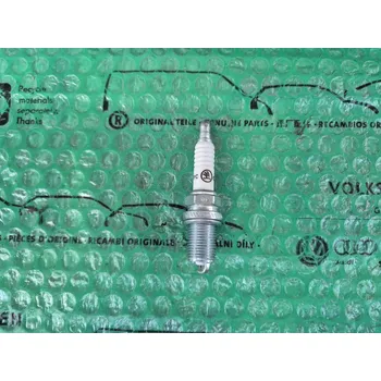 Zapalovací a žhavicí svíčka Originální díl Škoda zapalovací svíčka Škoda Felicia 1.3mpi , Fabia I (6Y) 1.4mpi 101000049AC