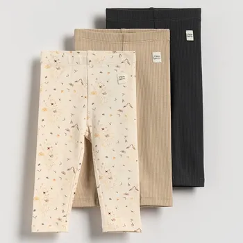 Dívčí oblečení Reserved - Legíny s vysokým podílem bavlny a nášivkou - krémová - 907GK-01X - 907GK-01X-68