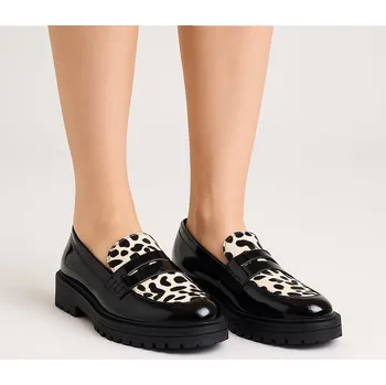 Dámské sandále Dámské lakované mokasíny Letizia s černo-bílým zvířecím vzorem Velikost: 37