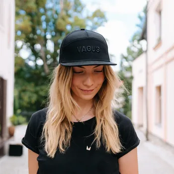 Kšiltovka Kšiltovka Vagus 7-Panel - Černá