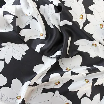 Šátek Malý šátek z hedvábí- Magnólie 1