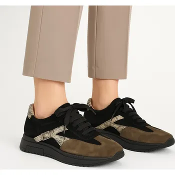 Dámské sandále Dámské kožené tenisky Letizia v kombinaci broušené a vzorované kůže s kovovou sponou Velikost: 39