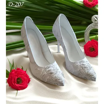 Dámské lodičky Bílé krajkové svatební lodičky Velikost obuvi: 34
