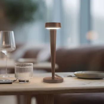 Lampička Lucande LED svícen Lea, váza, tmavě hnědá, 28 cm - Ø otvor svícnu 2,2 cm; hloubka vázy 12,8 cm LED 2 W celkem - Doprava zdarma