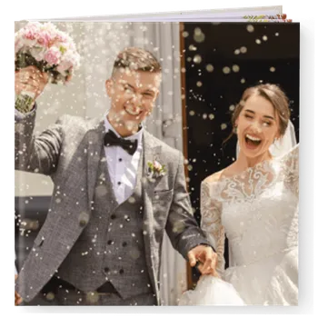 Fotokniha Fotokniha online v pevné vazbě za 599 Kč. Vyrobíme do 48 hod. Formát 21x21 cm. Motiv svatební krajka