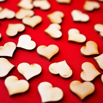 Svatební dekorace Dřevěná srdíčka - 100 kusů