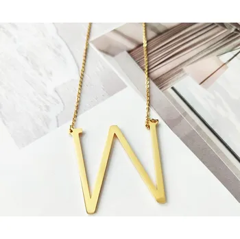 Náhrdelník Carla Dámský náhrdelník z chirurgické oceli písmeno W Brenda pozlacený