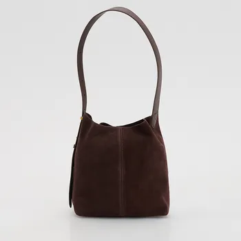Reserved Semišová kabelka hobo tmavě hnědá