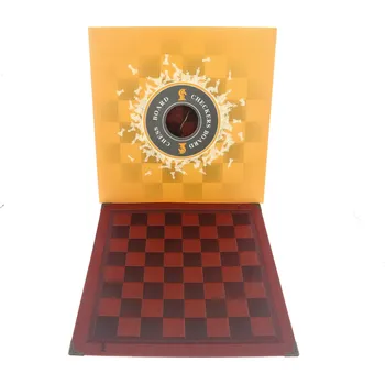 Šachy Luxusní červená kožená šachovnice 33x33 cm – embosovaná, skládací