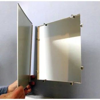 Obraz Revizní dvířka Huka 25 x 25 cm