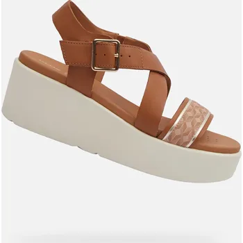 Dámské sandále Dámské sandály GEOX XAND 2.2S SVĚTLE HNĚDÁ 40