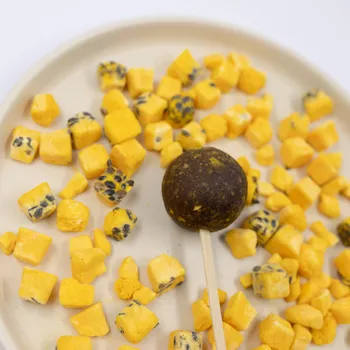 Cukrovinka Lyopotraviny s.r.o. Datlové lízátko s marakujou, 30 g