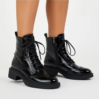 Dámské sandále Dámské černé lakované šněrovací kotníčkové boty Letizia Velikost: 38