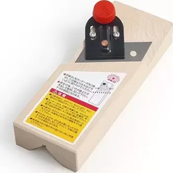 CDATA[Podrobnosti o produktu 4578 Kvalitní japonský hoblík menších rozměrů typu Hira Kanna pro běžné truhlářské práce.…
v 4 obchodech
![Ruční hoblík Japonský hoblík SK11 na srážení hran sádrokartonu