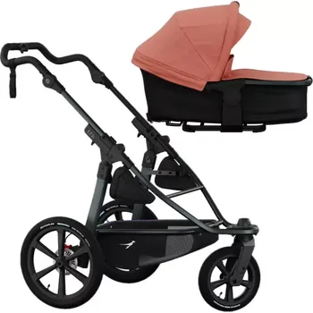 CDATA[Podrobnosti o produktu Součástí kombinace je konstrukce s hlubokou korbou. Hluboká korba se dá předělat na…
v 4 obchodech
![Kočárek TFK proA frame 2v1 2025 salmon