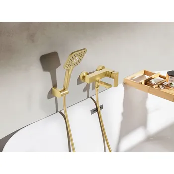 Vodovodní baterie Nástěnná vanová baterie zlatá mosazná sprchová hlavice s kohoutkem moderní styl Beliani