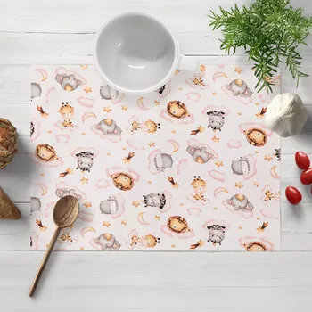 prostírání Dětské bavlněné prostírání na stůl Sandra SA-658 Africká zvířátka na růžových obláčcích na bílém 35x45 cm