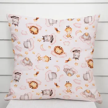 Povlak na dekorativní polštářek Dětský bavlněný povlak na polštář Sandra SA-658 Africká zvířátka na růžových obláčcích na bílém 50 x 50 cm