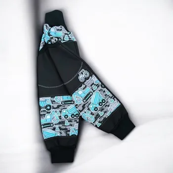 Chlapecké kalhoty Klučičí softshell kalhoty modré náklaďáky na zdi černá Klučičí kalhoty