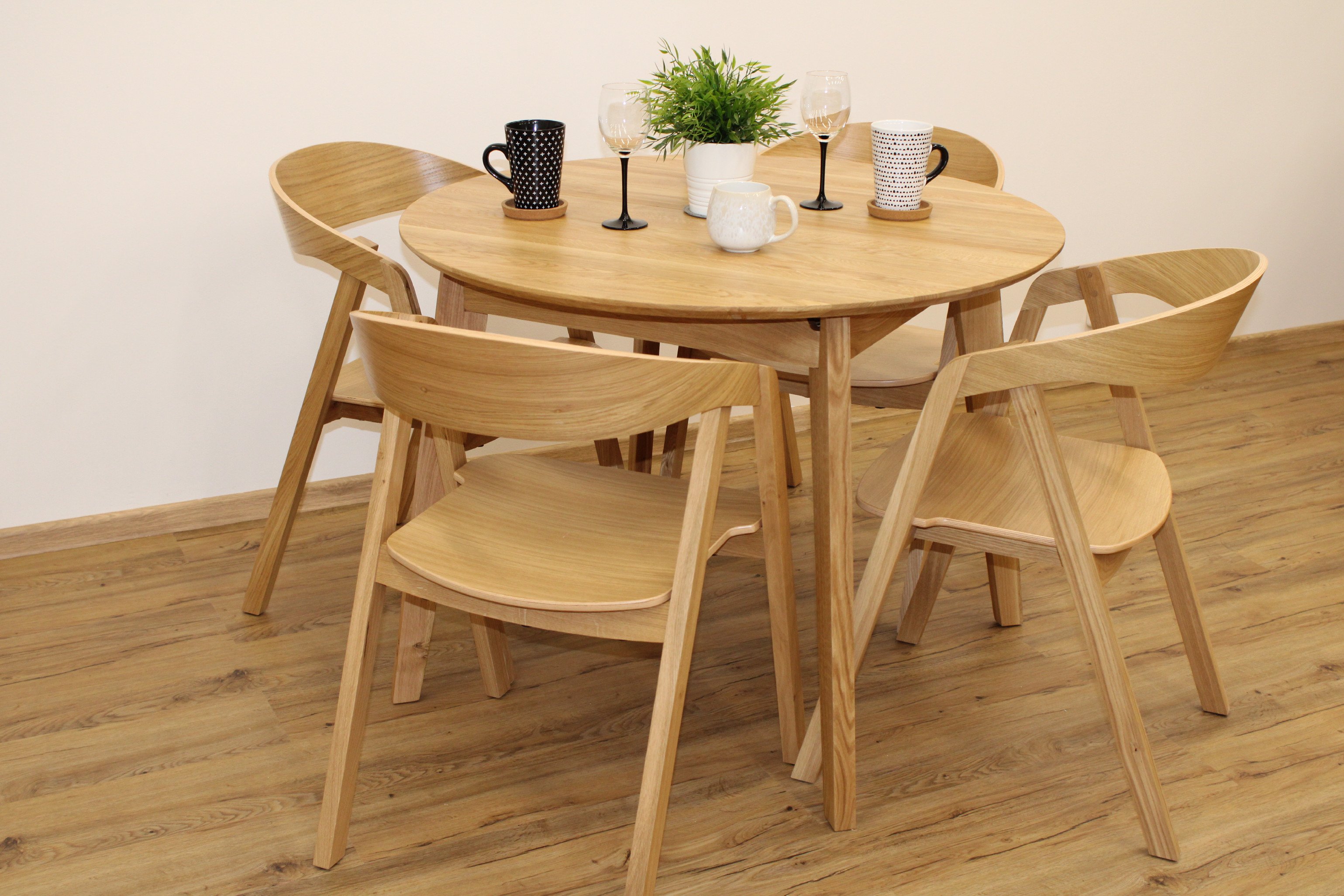 Massivo.cz Rozkládací jídelní stůl Mona 100 až 138 cm, kulatý-oválný, dub, masiv