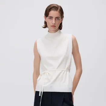 Dámský svetr Reserved - Žerzejový top s&nbsp;vázáním - tělová - 017GH-02X - 017GH-02X-M