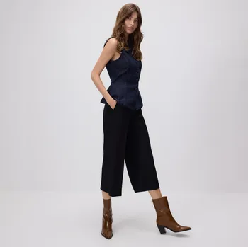 Dámské kalhoty Reserved - Kalhoty culotte s&nbsp;nažehlenými puky - černý - 370GF-99X - 370GF-99X-36