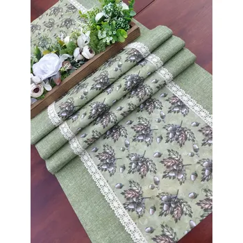 ubrus Běhoun podzimní - žaludy na na zelené v kombinace se zelenou