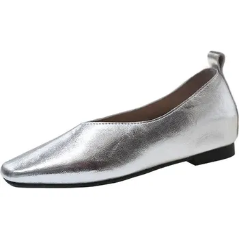 Dámské mokasíny Kožené dámské lodičky s jemným podpatkem Barva: Stříbrná, Velikost: 35