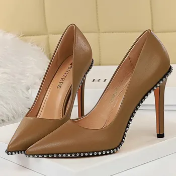 Dámské lodičky Lodičky s cvočky na podpatku Velikost: 36, Barva (Varianta): Khaki 10.5cm