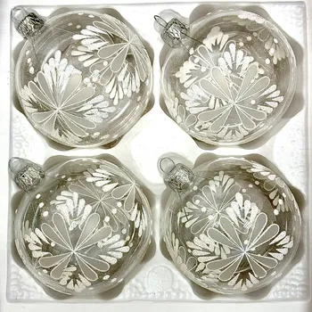 Vánoční ozdoba Irisa Ledová elegance – Sada průhledných vánočních koulí 8 cm s jemným bílým dekorem ( sada 4 ks ) Velikost: 8 cm, Balení: 4ks, Barva: čirá